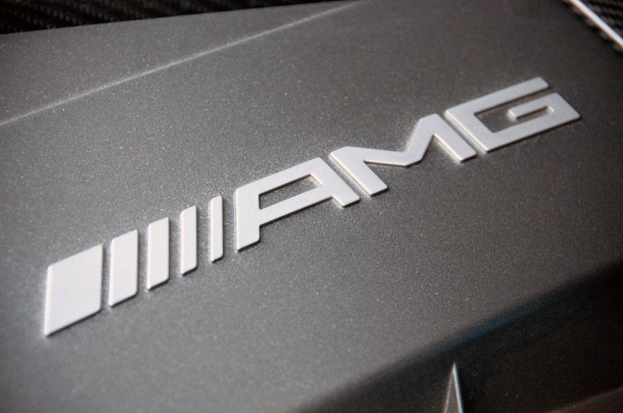  Mercedes-Benz ML63 AMG 2012 года  (фото 33 из 70)